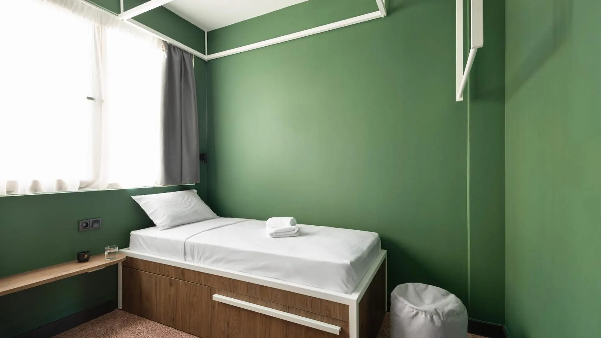 Zeus Is Loose Hostel Thessaloniki