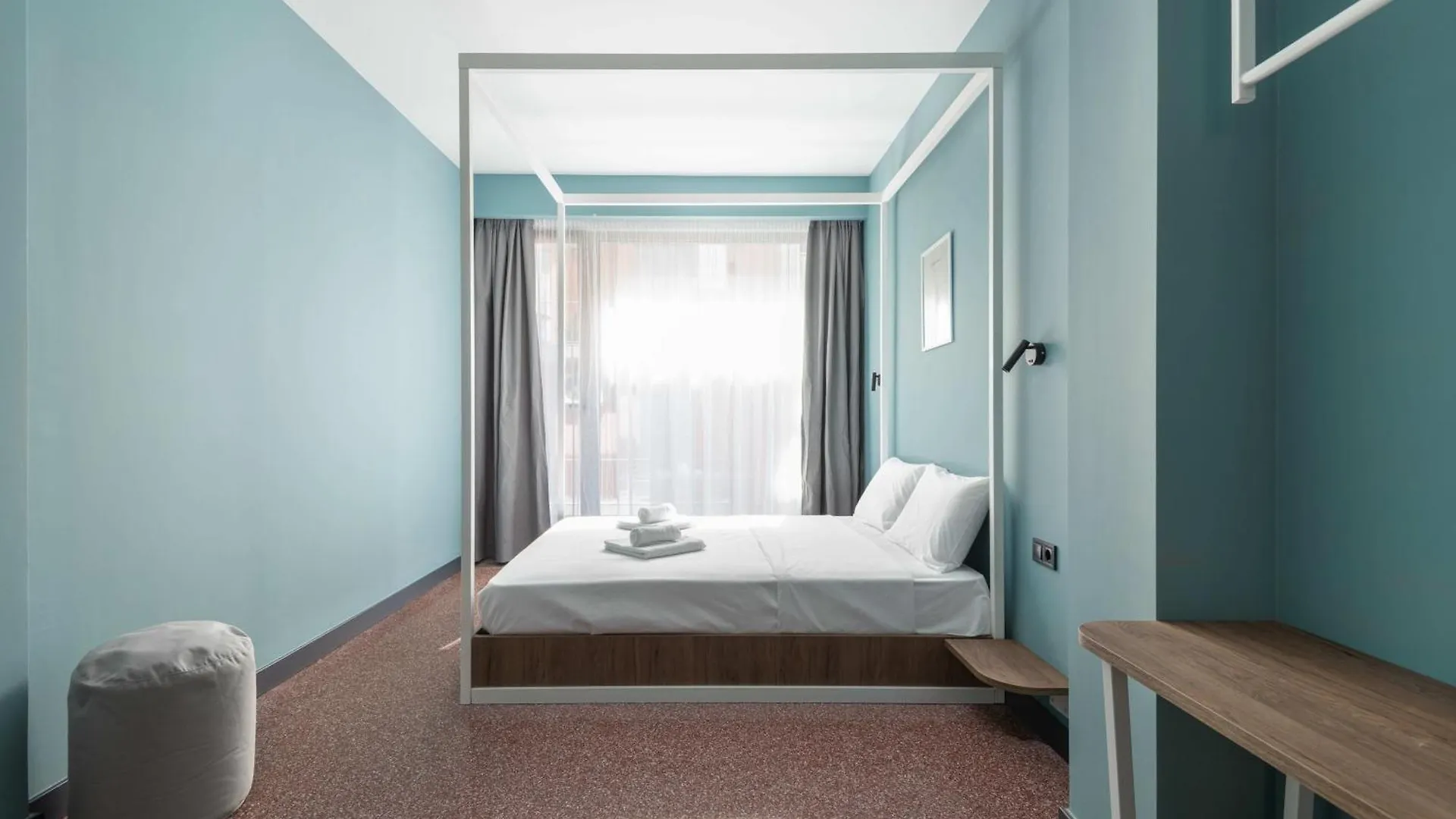 Zeus Is Loose Hostel Thessaloniki Greece