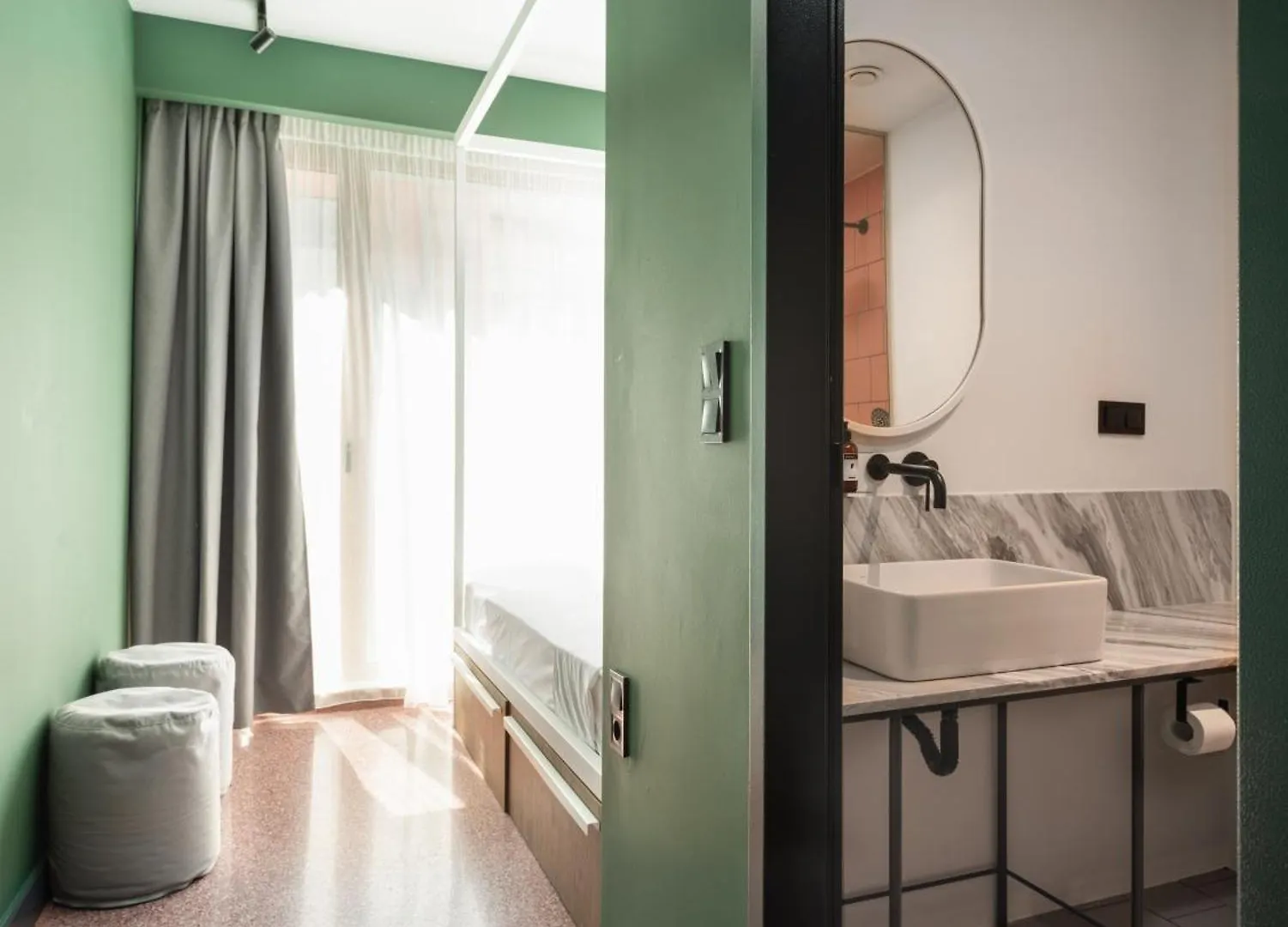 Zeus Is Loose Hostel Thessalonique