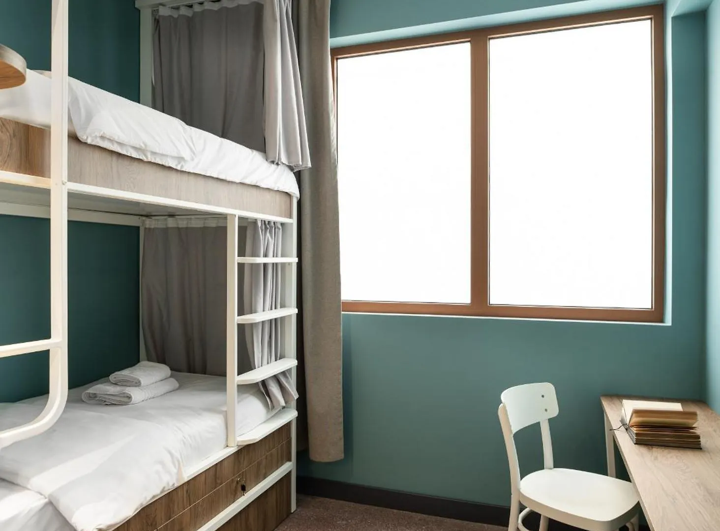 Zeus Is Loose Hostel Thessaloniki Greece