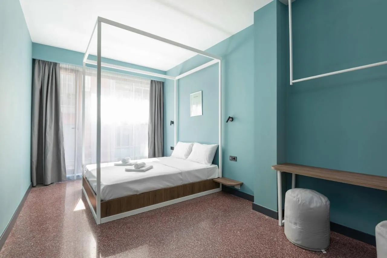 Zeus Is Loose Hostel Thessaloniki