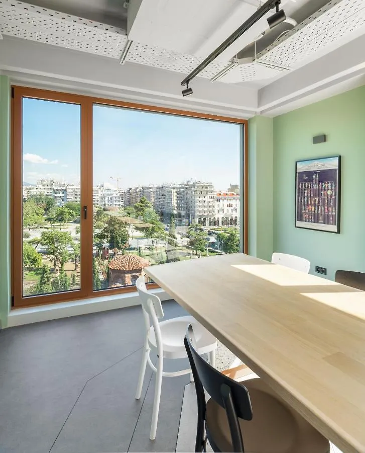 Zeus Is Loose Hostel Thessaloniki