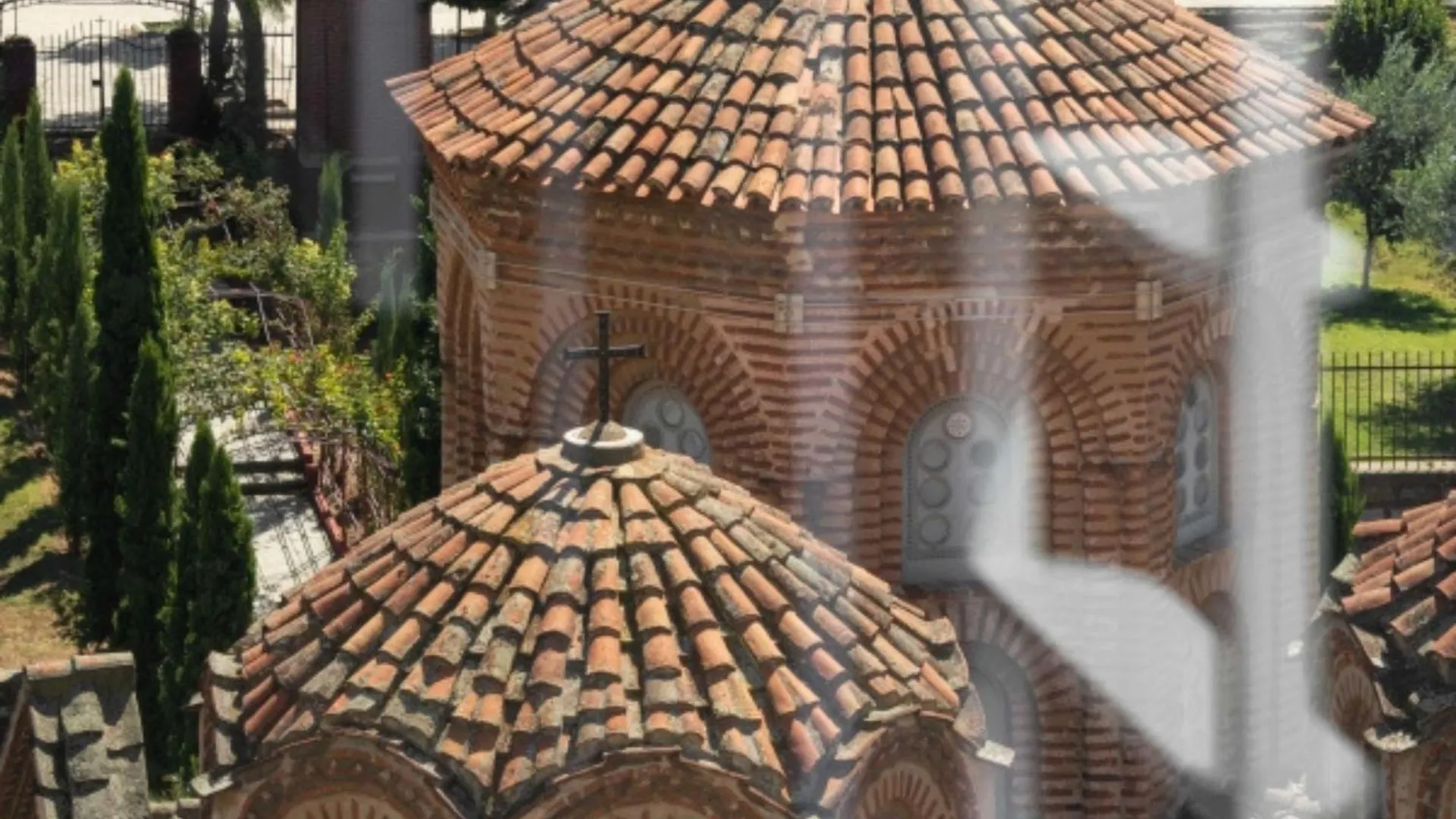 Zeus Is Loose Hostel Thessaloniki Greece